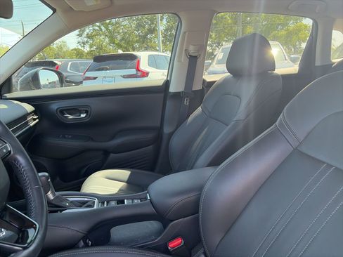 Used 2023 Honda HR-V EX-L image 11