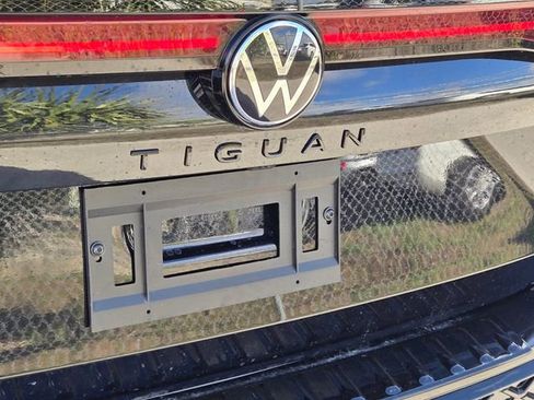 New 2026 Volkswagen Tiguan SE R-Line FWD image 9