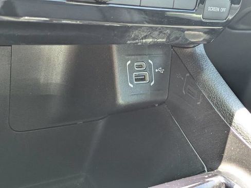 Used 2024 Jeep Compass Latitude AWD/4WD image 29