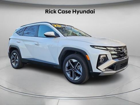 Certified 2025 Hyundai Tucson SEL image 9