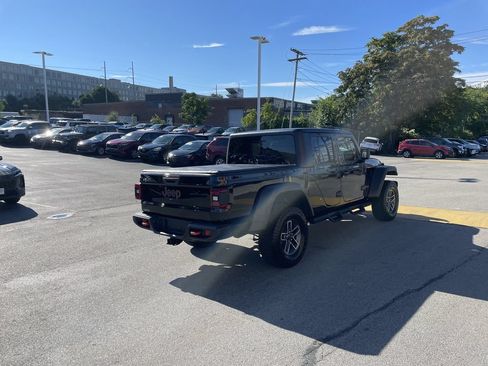 Certified 2025 Jeep Gladiator Mojave w/ Convenience Group AWD/4WD image 8