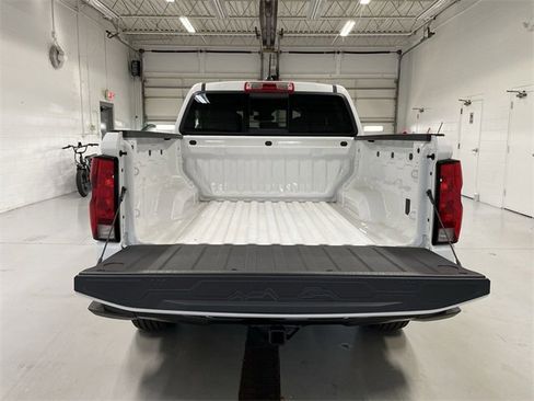 Used 2024 Chevrolet Colorado W/T image 15