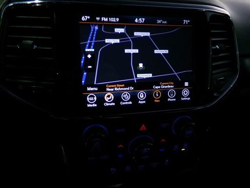 Used 2020 Jeep Grand Cherokee Altitude image 24