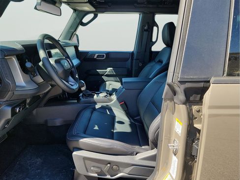 New 2026 Ford Bronco Outer Banks image 8