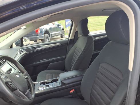 Used 2018 Ford Fusion SE w/ Fusion SE Technology Package image 11