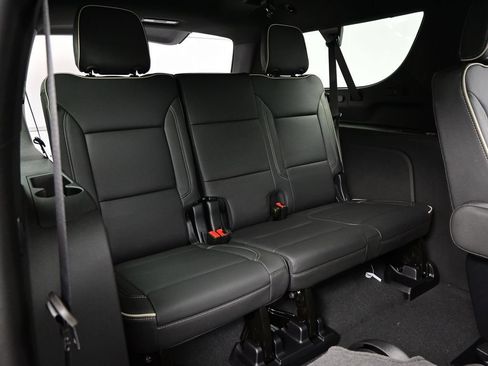 New 2026 Chevrolet Suburban Premier AWD/4WD image 34