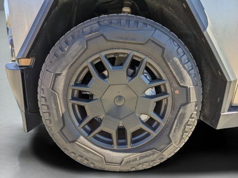 Used 2024 Tesla Cybertruck Cyberbeast image 11