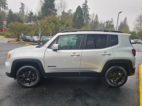 Used 2019 Jeep Renegade Altitude w/ Quick Order Package 2XM image 4