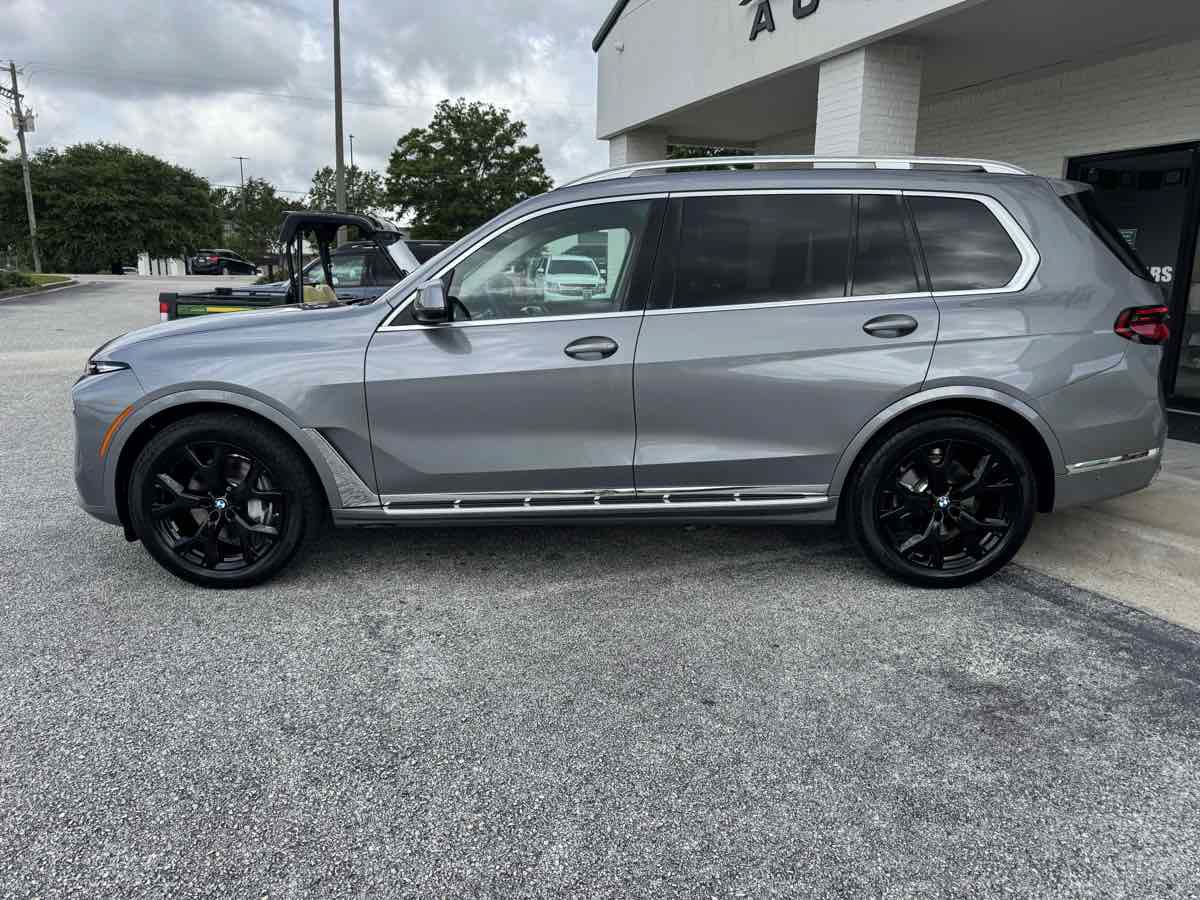 Used 2025 BMW X7 xDrive40i AWD/4WD image 49