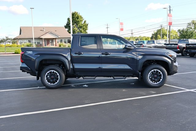 Used 2026 Toyota Tacoma TRD Off-Road AWD/4WD image 8