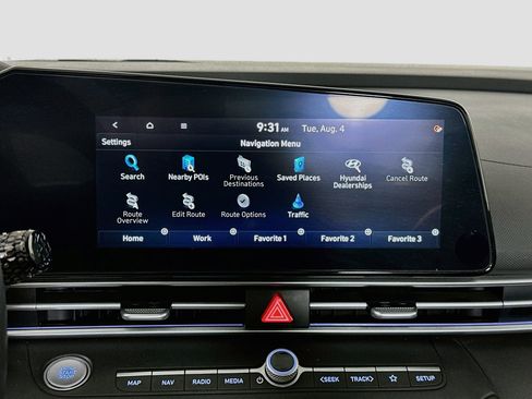 Used 2024 Hyundai Elantra Limited FWD image 21