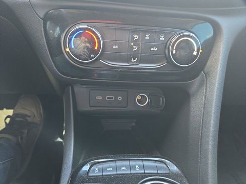 Used 2022 Buick Encore GX Preferred image 24