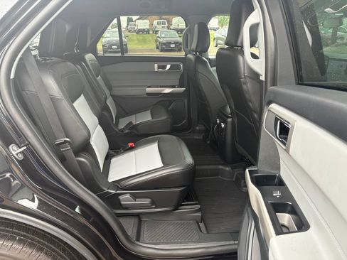 Used 2024 Ford Explorer XLT w/ Equipment Group 202A AWD/4WD image 13