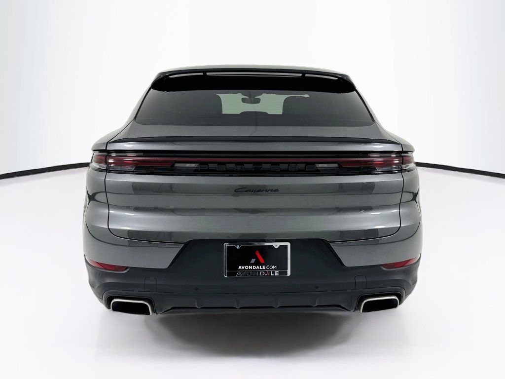 Certified 2024 Porsche Cayenne Coupe AWD/4WD image 6