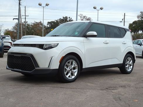 Certified 2024 Kia Soul LX w/ Option Group 015 image 1