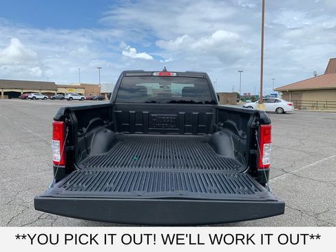 Used 2022 RAM 1500 Big Horn AWD/4WD image 9
