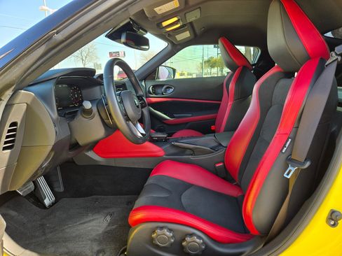Used 2024 Nissan Z Performance w/ Floor Mat Package image 9