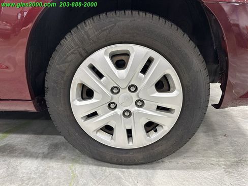 Used 2018 Dodge Grand Caravan SE w/ UConnect Hands-Free Group image 21