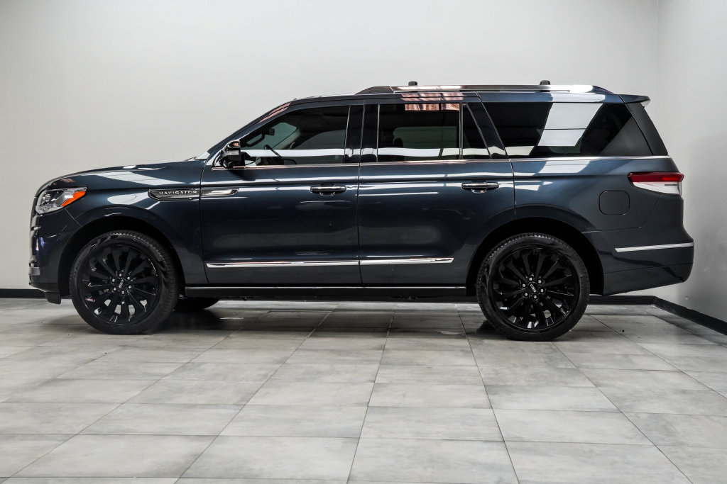 Used 2022 Lincoln Navigator Reserve AWD/4WD image 9