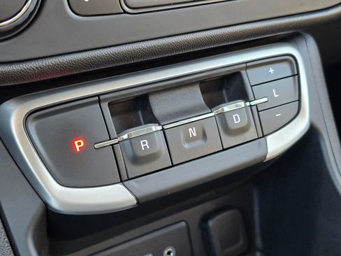 Used 2024 GMC Terrain SLE FWD image 34