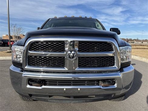 Used 2018 RAM 2500 Tradesman w/ Chrome Appearance Group image 8
