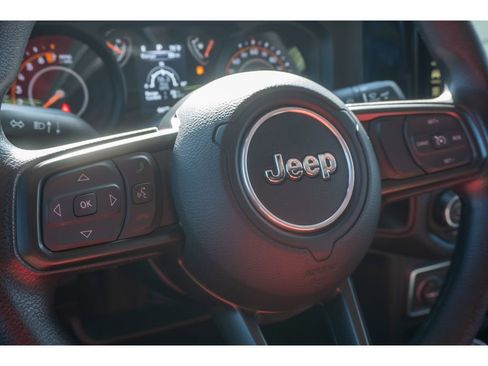 Used 2025 Jeep Gladiator Sport AWD/4WD image 29