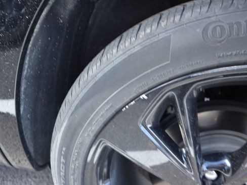 Used 2022 Buick Envision Essence w/ Technology Package I FWD image 27