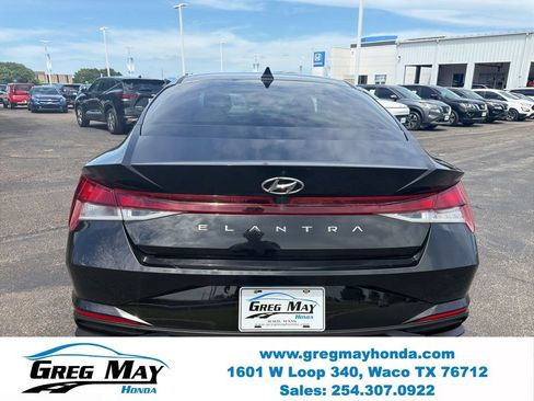 Used 2023 Hyundai Elantra SEL w/ Cargo Package FWD image 4