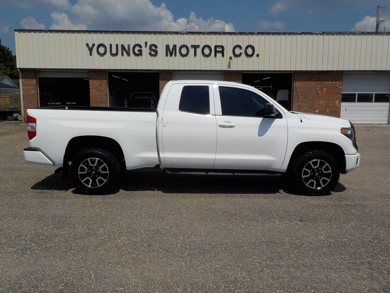 Used 2019 Toyota Tundra SR AWD/4WD image 7