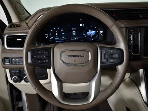 Used 2022 GMC Yukon Denali image 38
