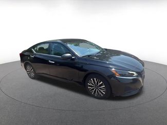 Used 2025 Nissan Altima 2.5 SV FWD video 2