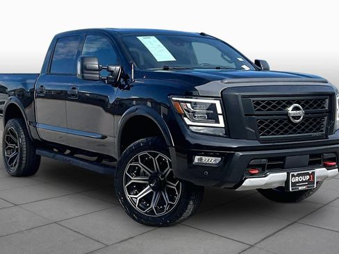 Used 2021 Nissan Titan PRO-4X w/ Pro-4x Convenience Package AWD/4WD image 3