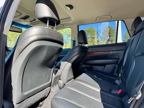 Used 2010 Subaru Outback 2.5i Limited w/ Protection Package 1A image 18
