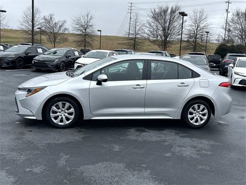 Used 2025 Toyota Corolla LE image 7