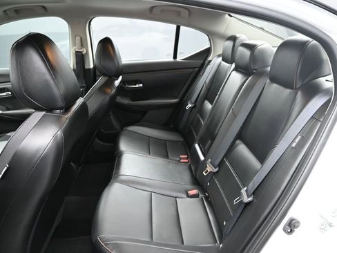 Used 2022 Nissan Sentra SR w/ SR Premium Package FWD image 12