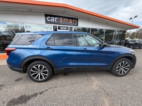 Used 2022 Ford Explorer ST-Line w/ Class IV Trailer Tow Package AWD/4WD image 8
