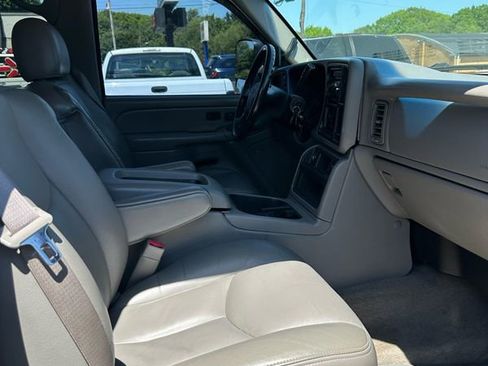 Used 2004 Chevrolet Silverado 2500 LT AWD/4WD image 11