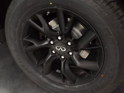 Used 2016 INFINITI QX80 4WD w/ Driver's Assistance Package image 15