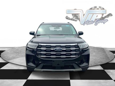 Used 2026 Ford Explorer Active AWD/4WD image 2