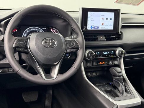 Used 2025 Toyota RAV4 XLE w/ Convenience Package FWD image 38