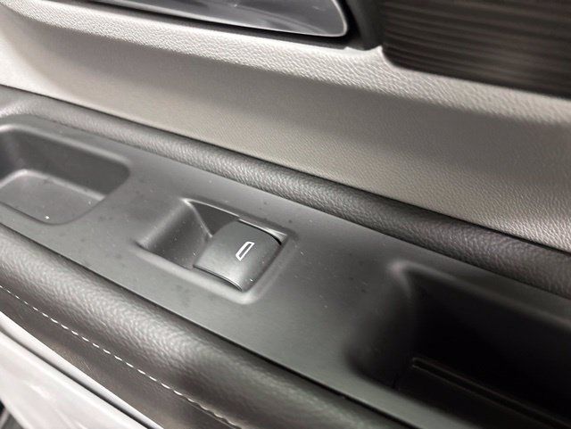 Used 2024 GMC Terrain SLE FWD image 20