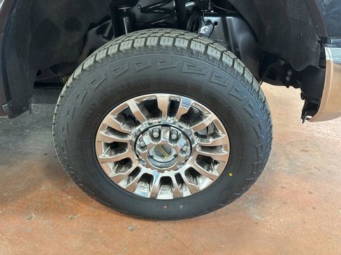 Used 2022 Ford F250 XLT w/ XLT Premium Package image 10