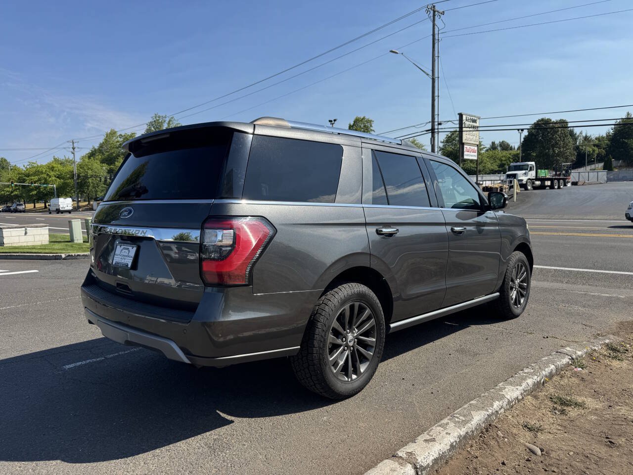 Used 2020 Ford Expedition Limited AWD/4WD image 3
