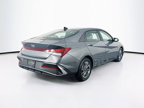 Used 2024 Hyundai Elantra SEL FWD image 9