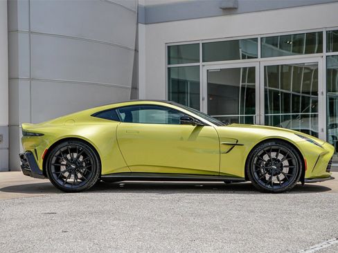 New 2025 Aston Martin V8 Vantage Coupe image 7