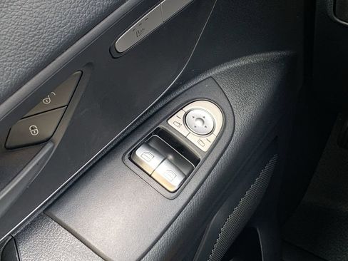 Used 2023 Mercedes-Benz Metris Passenger image 21