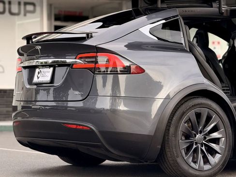 Used 2016 Tesla Model X 90D AWD/4WD image 9