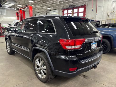 Used 2011 Jeep Grand Cherokee Laredo AWD/4WD image 3