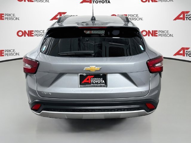 Used 2025 Chevrolet Trax LT w/ LT Convenience Package FWD image 6