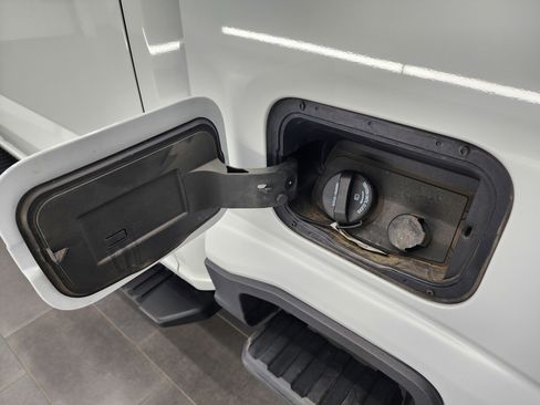 Used 2023 Ford F350 XLT image 31